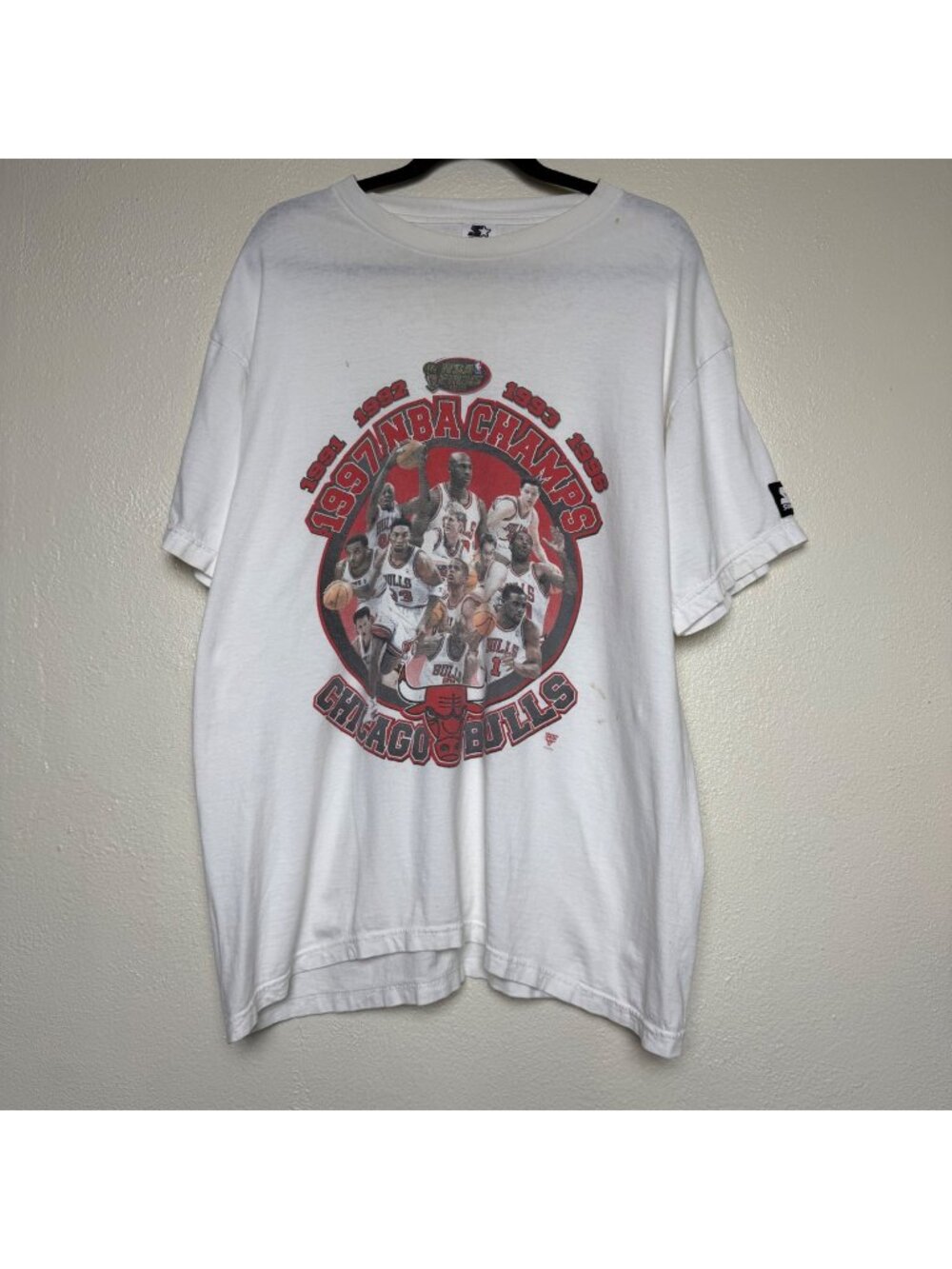 VTG 1997 Chicago Bulls 5x NBA Champions by Starter Sz L
